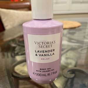 Victoria secret Lavander & Vainilla body oil